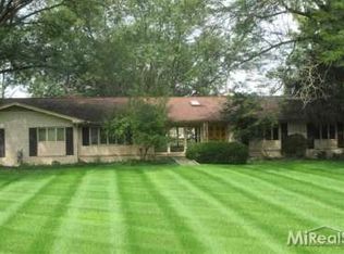 1750 Hammond Ct, Bloomfield Hills, MI 48304