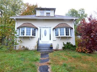 8 Rockland Rd, Auburn, MA 01501
