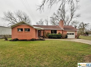 1557 W Austin Rd, Luling, TX 78648