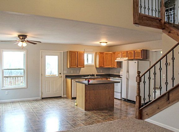 3rd image of 178 Red Bud Ln