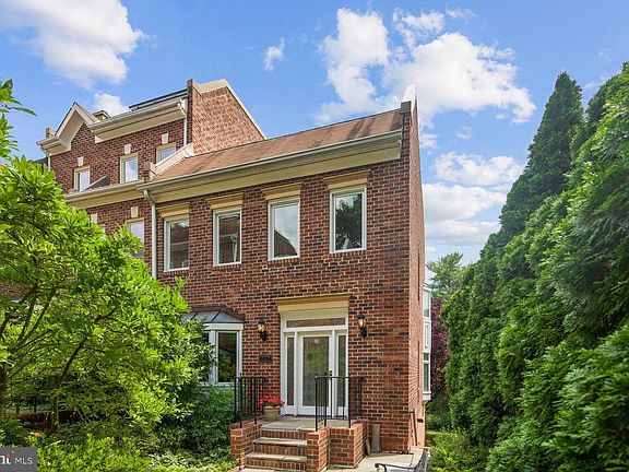 4th image of 4054 Chancery Ct NW