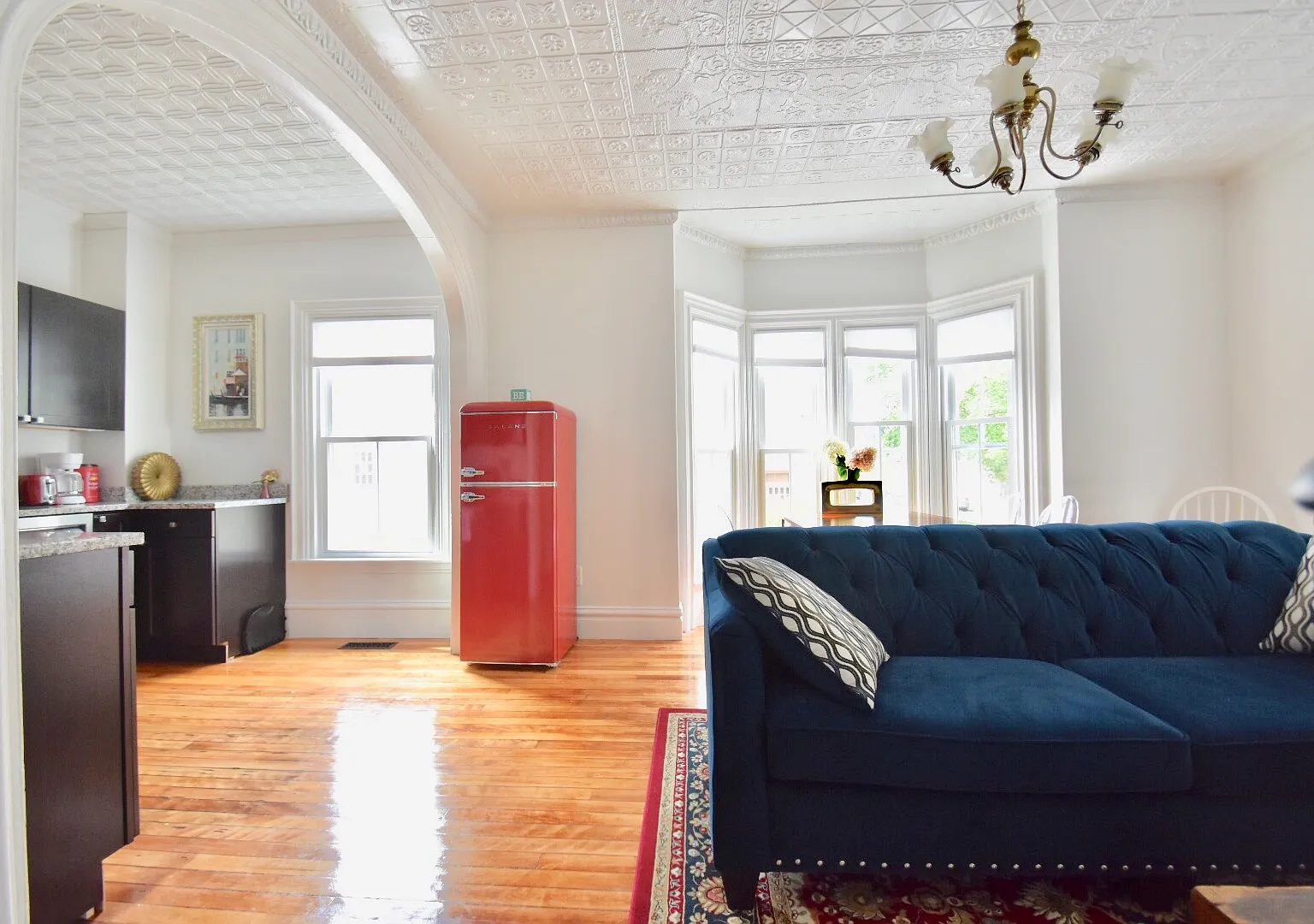 3 bed, 1250 sqft, $3,000 — Photo 1