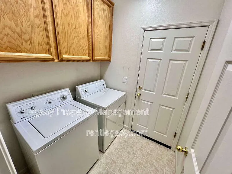 1843 Dawnelle Way — Photo 13
