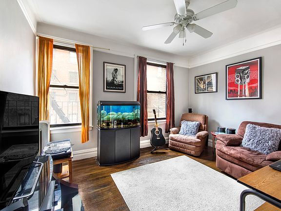 4th image of 130 W 16th St APT 31