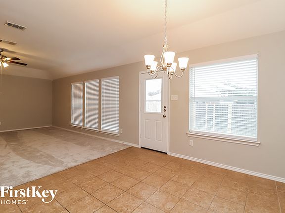 4th image of 904 Virginia Ln