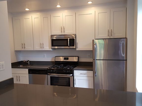 4th image of 4310 48th Ave #3J