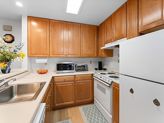 2nd image of 5101 N Lake Blvd #49