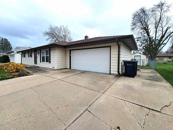 4th image of 2524 Wesley Ave