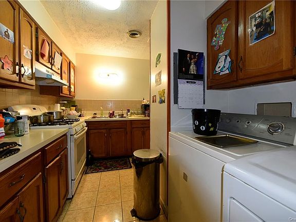 3rd image of 500 Pugsley Ave