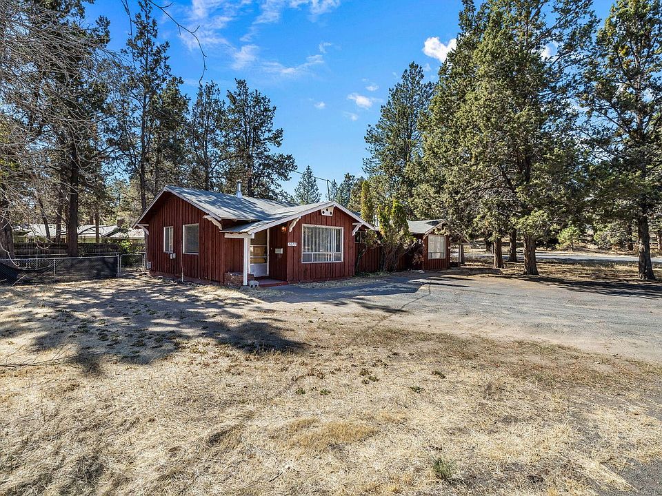 1st image of 1017 NE Bear Creek Rd