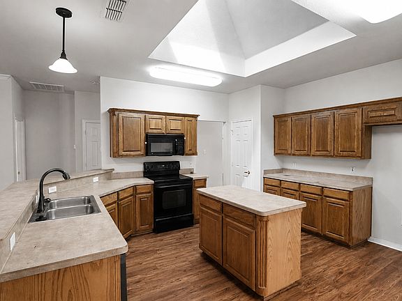 5th image of 2310 Summer Brook Dr