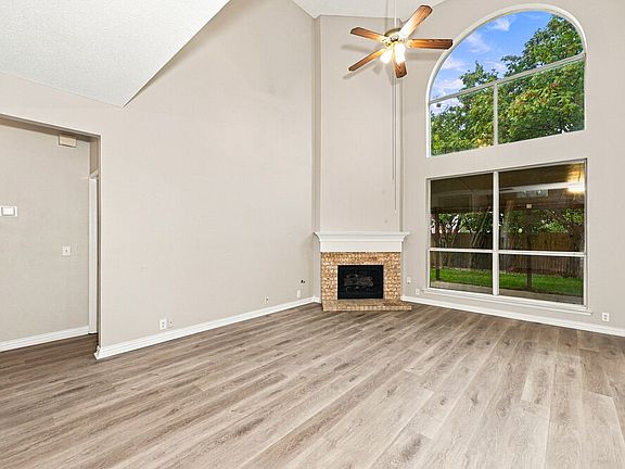 4th image of 3232 Roddy Dr