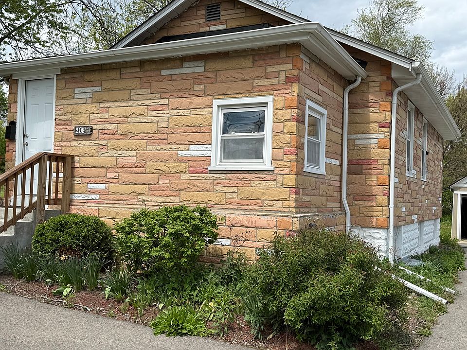 1st image of 208 W Nippersink Rd