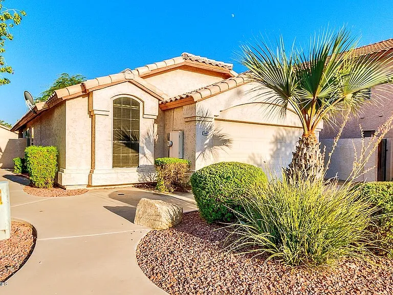 1381 S Yucca Pl — Photo 1