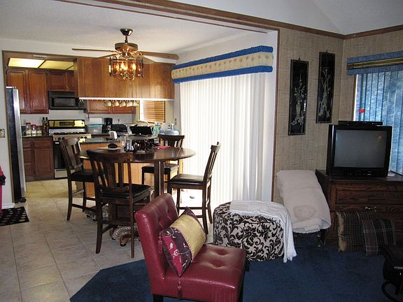 3rd image of 2604 W Meadowview Ln