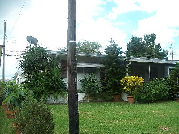 2nd image of 6878 NW 29th Ct