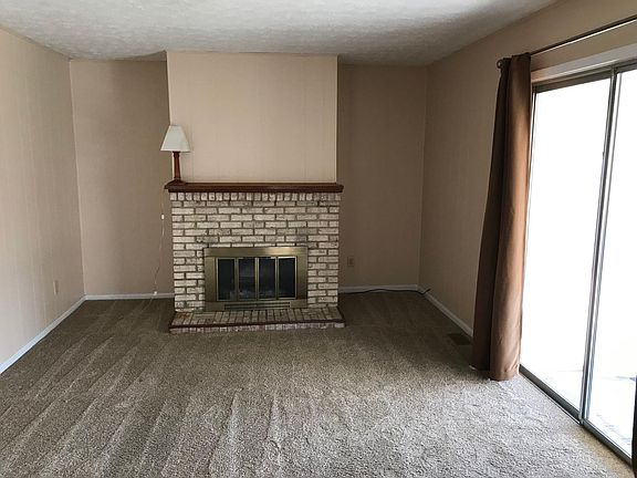 3rd image of 441 Mary Ave