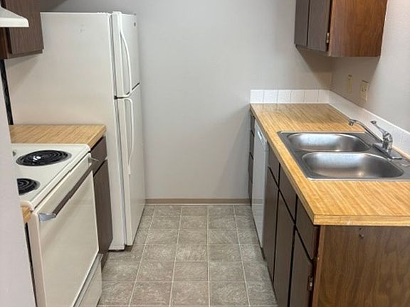2nd image of 22 N Willow Rd #14
