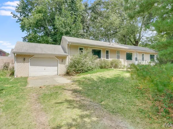 3 Wabash Pl, Belleville, IL 62220