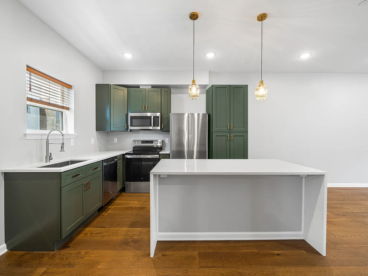 2 bed, 1264 sqft, $2,195 — Photo 4