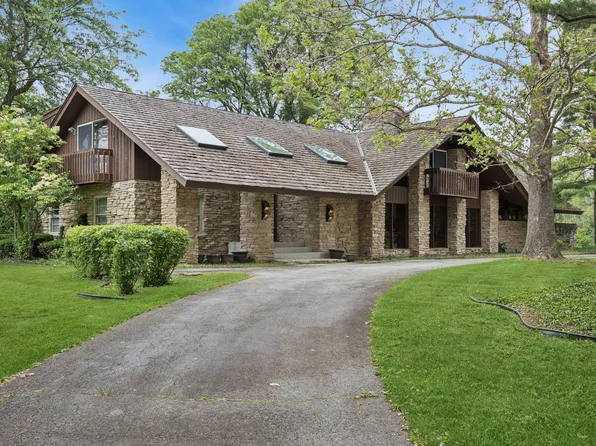 8080 Wolf Rd, Burr Ridge, IL 60527