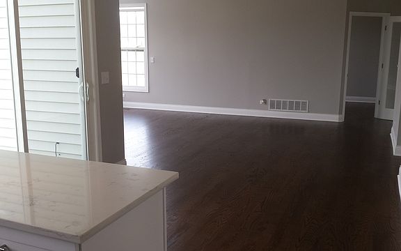5th image of 201 Banbury Ln