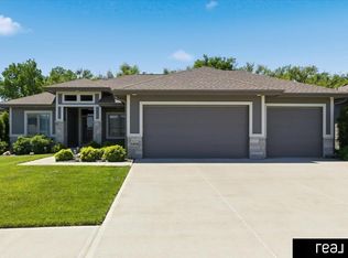 2414 N 188th St, Elkhorn, NE 68022