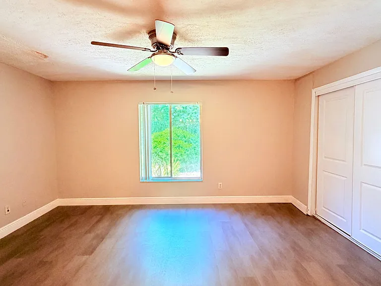 124 Clear Lake Cir — Photo 14