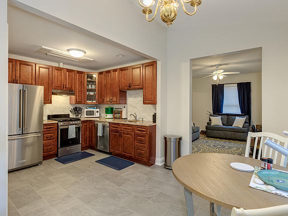 3rd image of 1215 Main St APT 1A