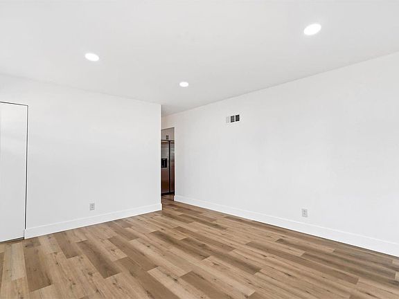 3rd image of 4409 Thicket Dr