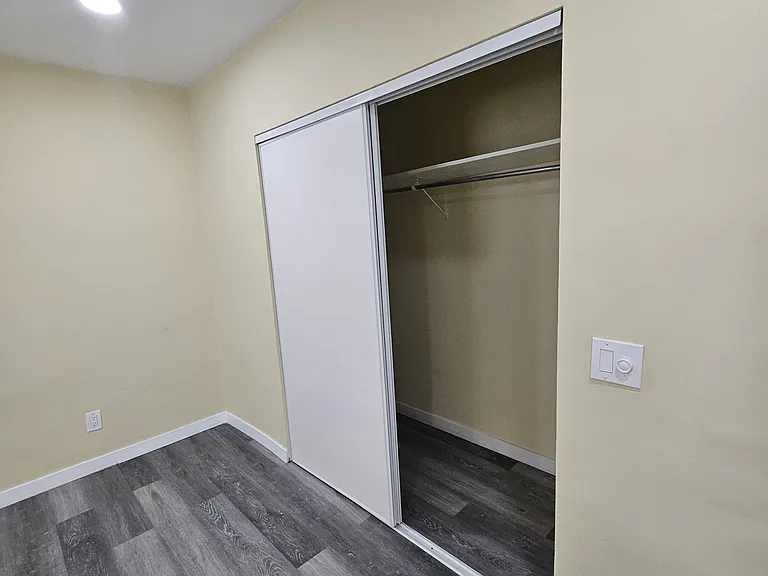 325 N Normandie Ave — Photo 7