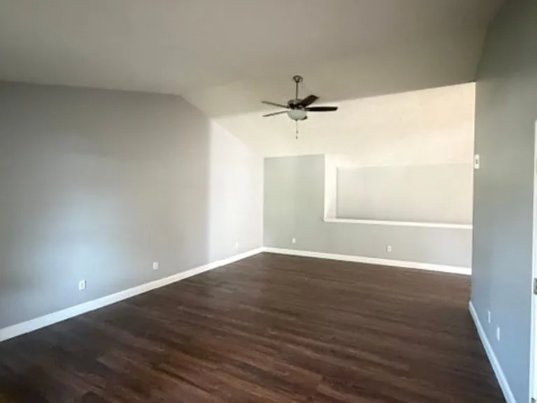 410 Goldenrod Dr — Photo 1