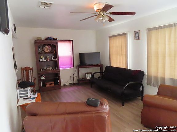 3rd image of 326 Linares St