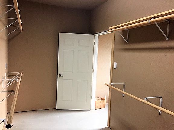 5th image of 5151 Lago Vista Dr