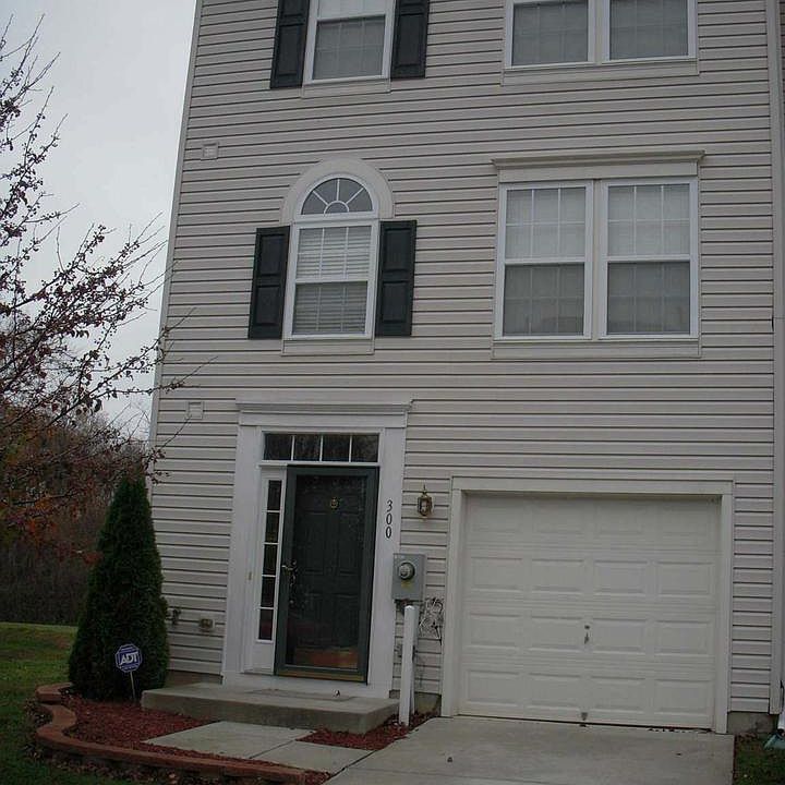 1st image of 300 Kestrel Dr