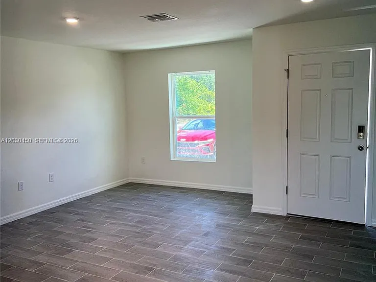 2613 62nd St W — Photo 3