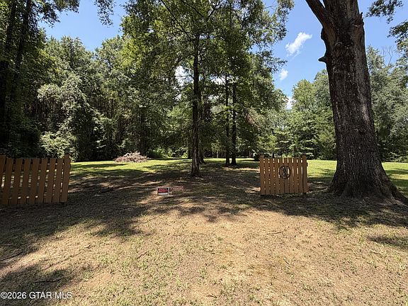 2nd image of 255 Nelda Dr