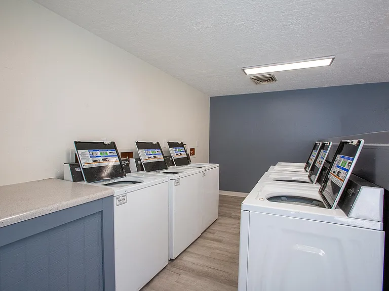 Encanto Lofts Apartments — Photo 32
