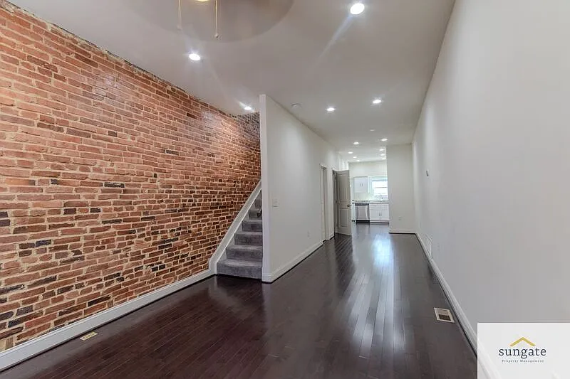 2 bed, 1.5 bath, 1128 sqft, $1,850 — Photo 3
