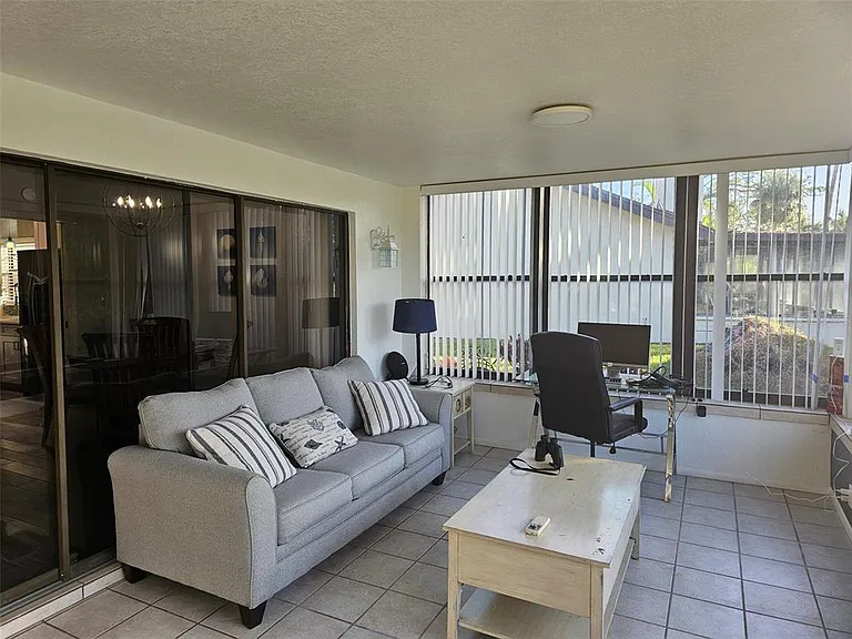 4522 La Jolla Dr — Photo 16