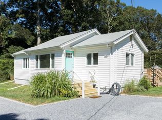 6 W Thomas St, Shelter Island, NY 11964