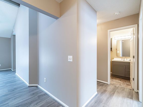 5th image of 1723 Versailles Village Pl