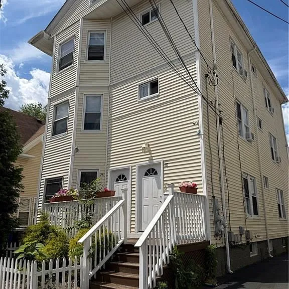 26 Frederick St #1 — Photo 1