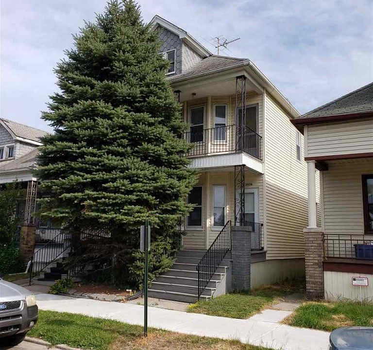 1st image of 2636 Botsford St