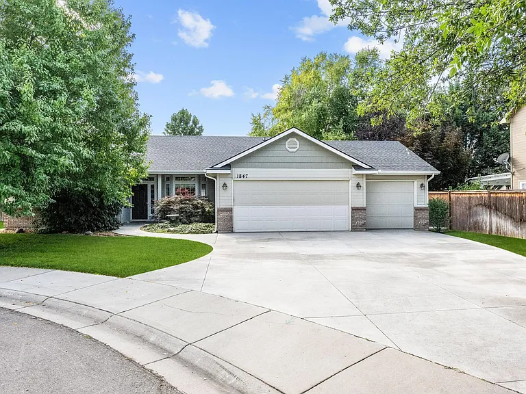 1847 W Whitestone Ct — Photo 34