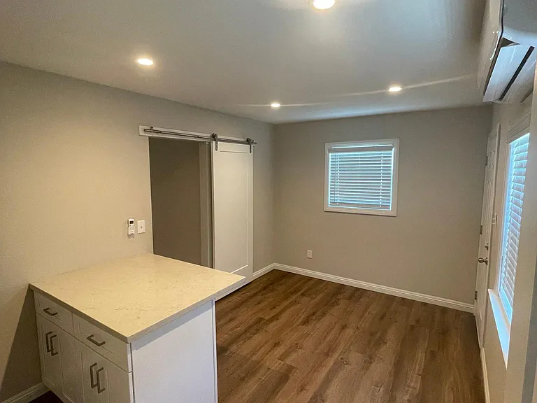907 Campus Ave #A — Photo 4