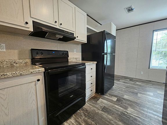 4th image of 479 Suwanee Dr #2016