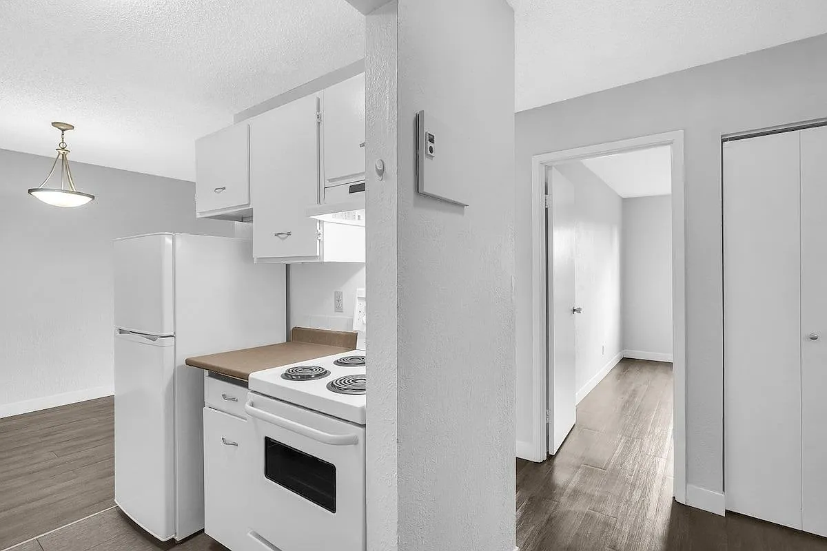 Vista Terrace Apartments — Photo 1