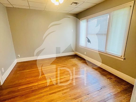 3rd image of 807 W York Ave