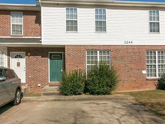 3rd image of 1244 Parkway Pl #D